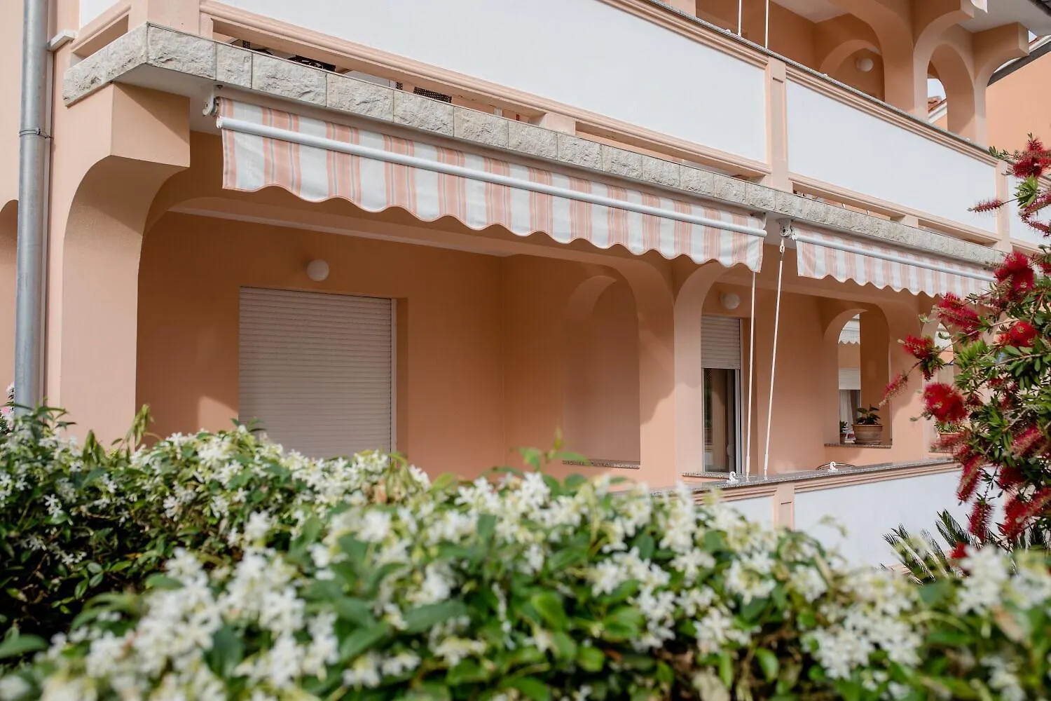 Apartments Mar Palit 0*,