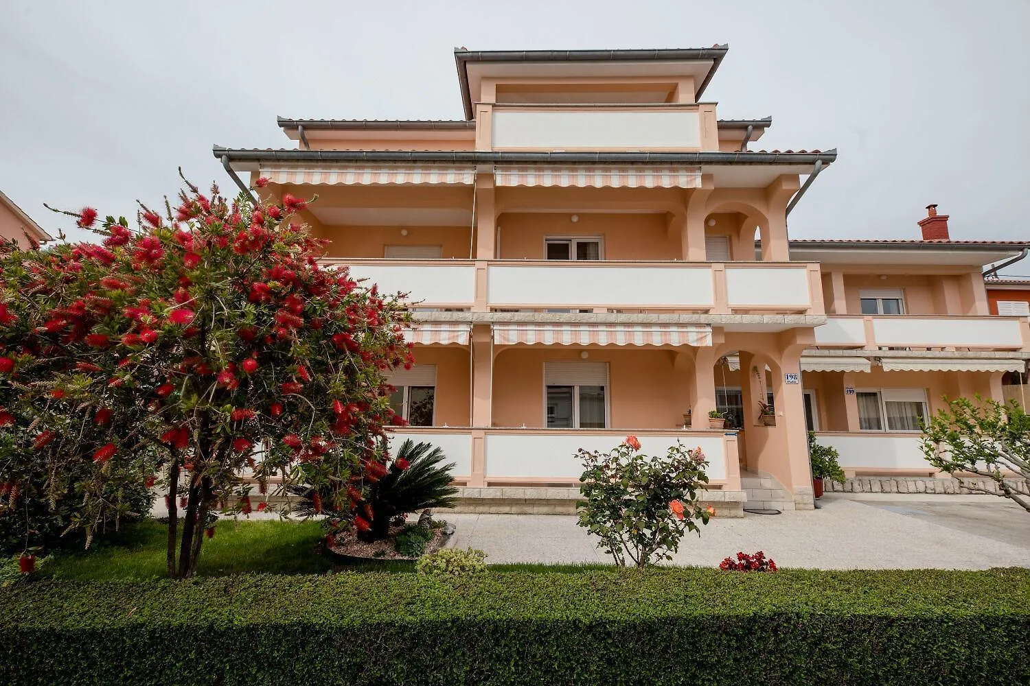 Apartments Mar Palit