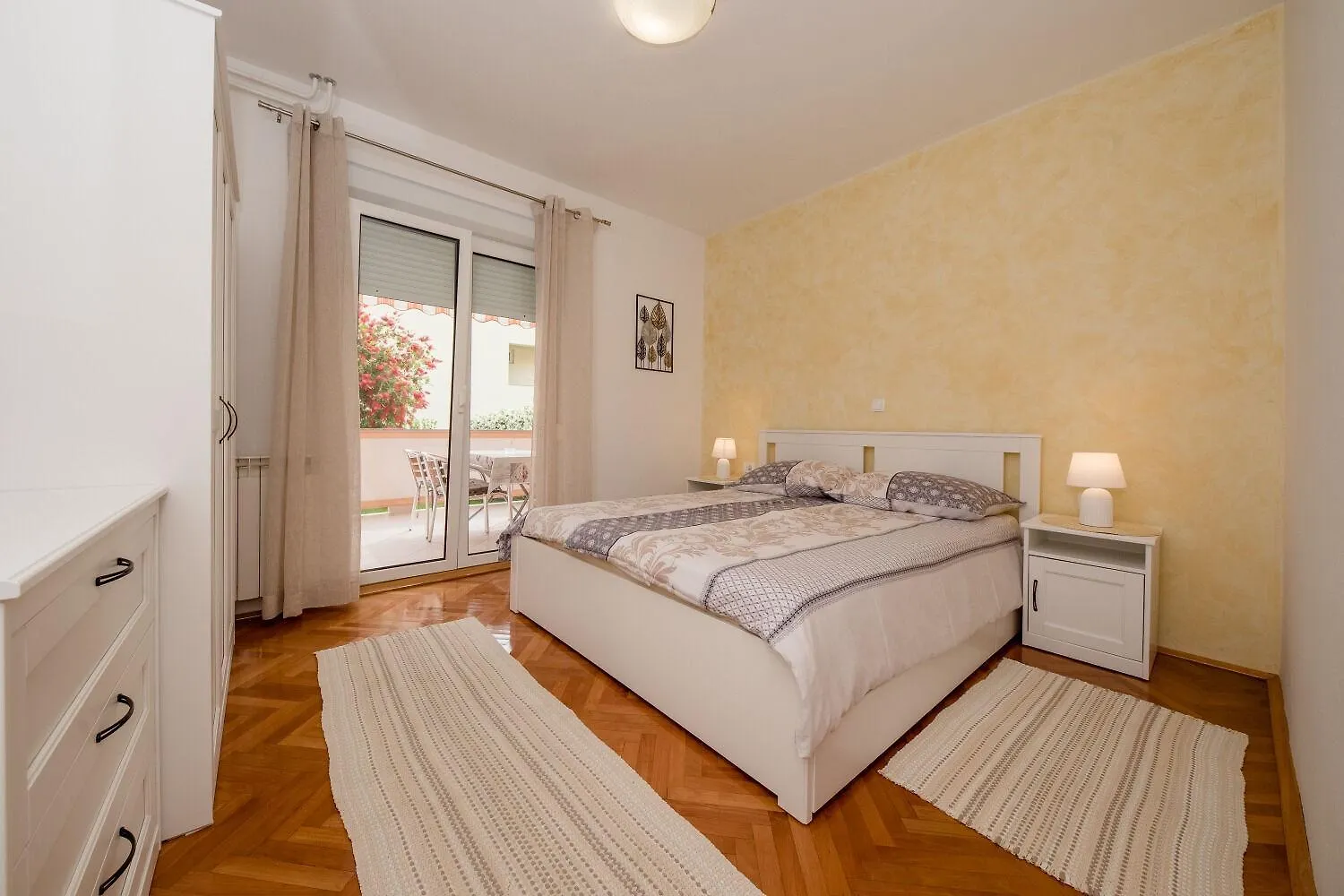 Palit Apartments Mar